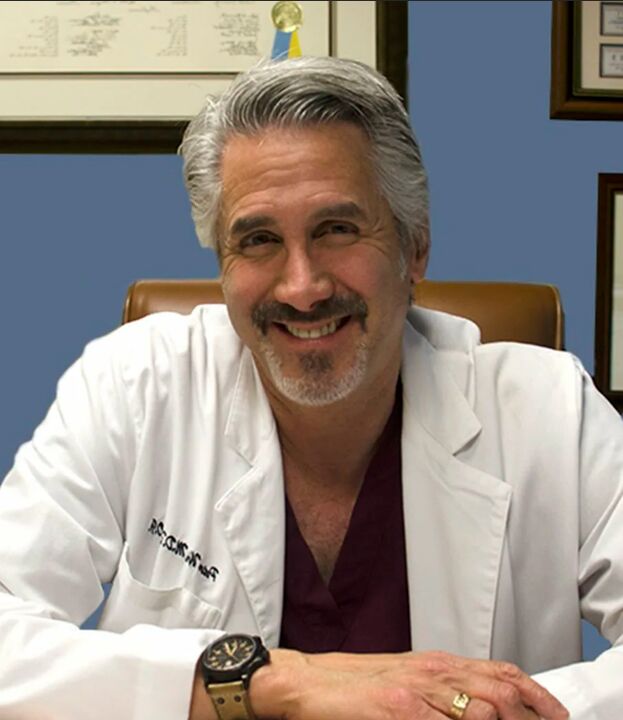 Médico dermatologista-micologista Ykharo Pereira